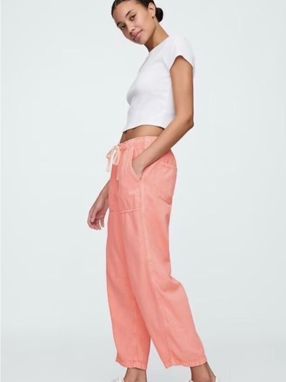 NWOT GAP Mid-Rise SuperSoft Pull-On Barrel Jeans in Tea Rose Pink Size Small - Picture 3 of 15